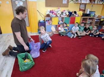 82511ce3-5a20-4784-8752-6b3cd797c05a