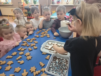 4f054a3b-f501-464a-bf3f-0925acaf02ba